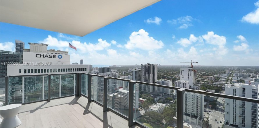 Кондоминиум с 3 спальнями в Майами, Флорида № 2065182