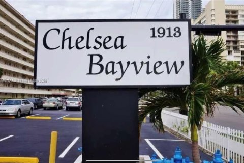 Condominio en venta en Hallandale Beach, Florida, 2 dormitorios, 87.79 m2 № 1933910 - foto 15
