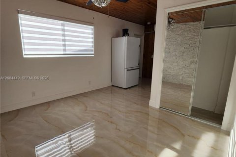 Immobilier commercial à louer à Hallandale Beach, Floride: 1 chambre, 51.1 m2 № 2353633 - photo 4