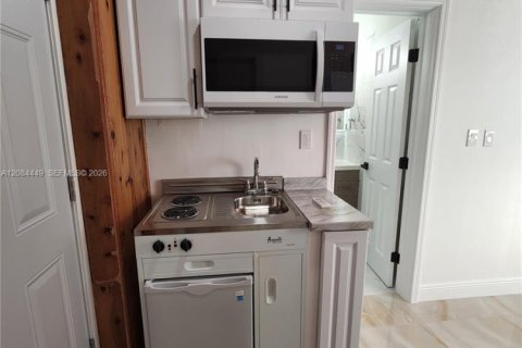 Immobilier commercial à louer à Hallandale Beach, Floride: 1 chambre, 51.1 m2 № 2353633 - photo 8