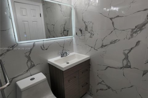 Immobilier commercial à louer à Hallandale Beach, Floride: 1 chambre, 51.1 m2 № 2353633 - photo 11