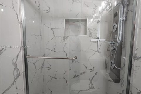 Immobilier commercial à louer à Hallandale Beach, Floride: 1 chambre, 51.1 m2 № 2353633 - photo 9
