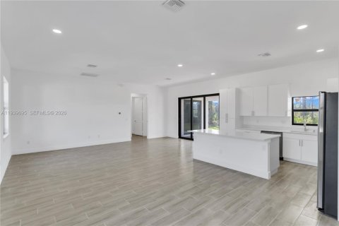 Купить виллу или дом в Порт-Шарлотт, Флорида 4 спальни, 167.22м2, № 1997490 - фото 24