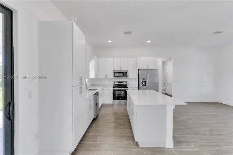 Купить виллу или дом в Порт-Шарлотт, Флорида 4 спальни, 167.22м2, № 1997490 - фото 22