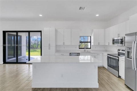 Купить виллу или дом в Порт-Шарлотт, Флорида 4 спальни, 167.22м2, № 1997490 - фото 23