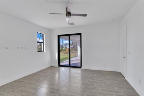 Купить виллу или дом в Порт-Шарлотт, Флорида 4 спальни, 167.22м2, № 1997490 - фото 18