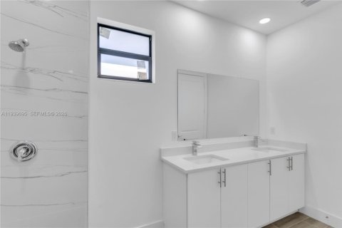 Купить виллу или дом в Порт-Шарлотт, Флорида 4 спальни, 167.22м2, № 1997490 - фото 9