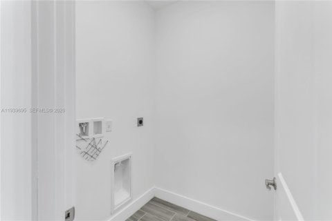 Купить виллу или дом в Порт-Шарлотт, Флорида 4 спальни, 167.22м2, № 1997490 - фото 16