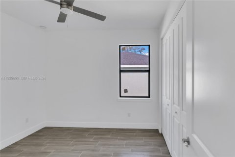 Купить виллу или дом в Порт-Шарлотт, Флорида 4 спальни, 167.22м2, № 1997490 - фото 11