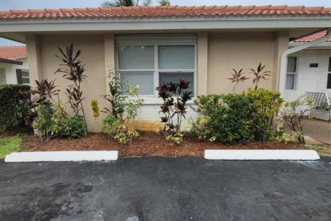 House in Coral Springs, Florida 3 bedrooms, 136.29 sq.m. № 2391780