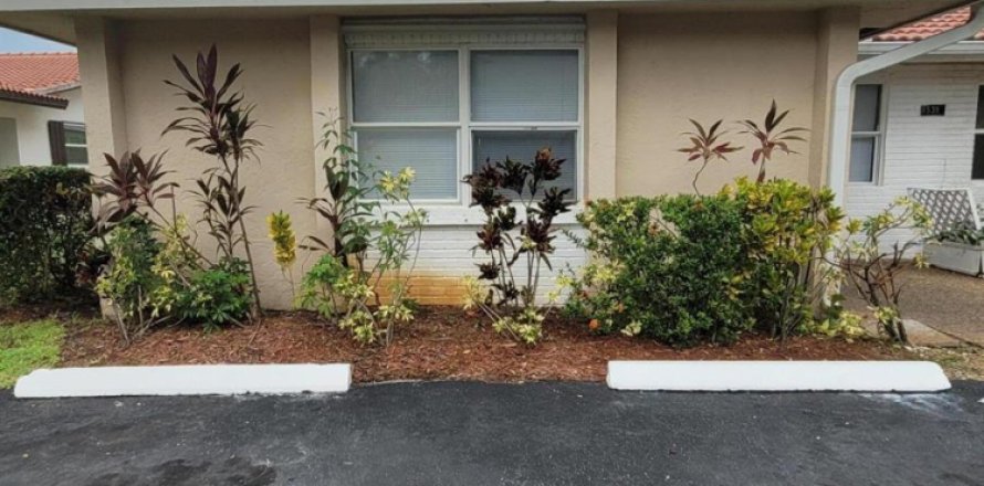 House in Coral Springs, Florida 3 bedrooms, 136.29 sq.m. № 2391780