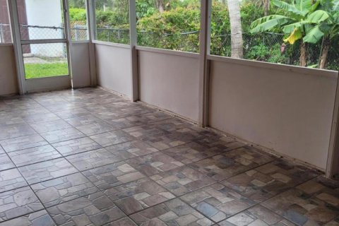 House in Coral Springs, Florida 3 bedrooms, 136.29 sq.m. № 2391780 - photo 6