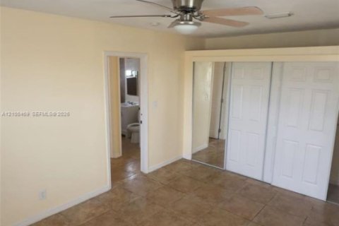 Villa ou maison à louer à West Palm Beach, Floride: 3 chambres, 162.02 m2 № 2400628 - photo 7