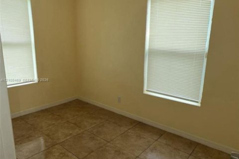 Villa ou maison à louer à West Palm Beach, Floride: 3 chambres, 162.02 m2 № 2400628 - photo 12