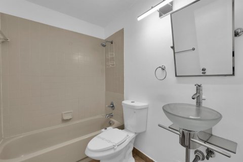 Touwnhouse à vendre à North Lauderdale, Floride: 2 chambres, 109.35 m2 № 2397136 - photo 20
