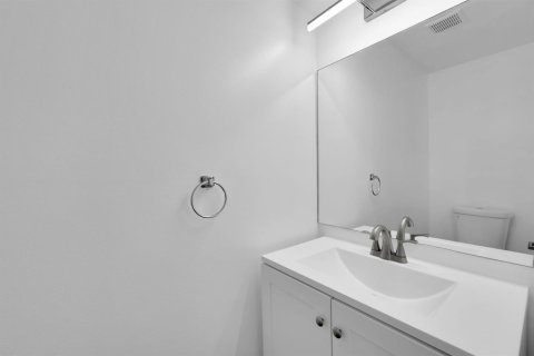 Touwnhouse à vendre à North Lauderdale, Floride: 2 chambres, 109.35 m2 № 2397136 - photo 15