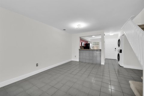 Touwnhouse à vendre à North Lauderdale, Floride: 2 chambres, 109.35 m2 № 2397136 - photo 6