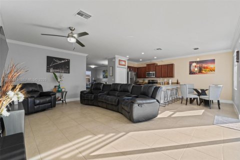 Купить виллу или дом в Хомстед, Флорида 6 спален, 276.85м2, № 2023247 - фото 15