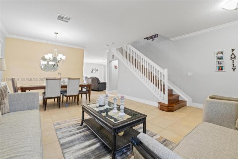 Купить виллу или дом в Хомстед, Флорида 6 спален, 276.85м2, № 2023247 - фото 8