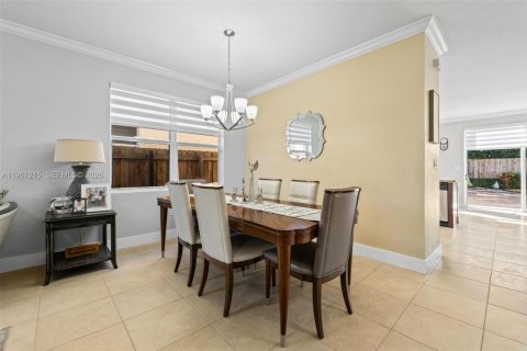 Купить виллу или дом в Хомстед, Флорида 6 спален, 276.85м2, № 2023247 - фото 9