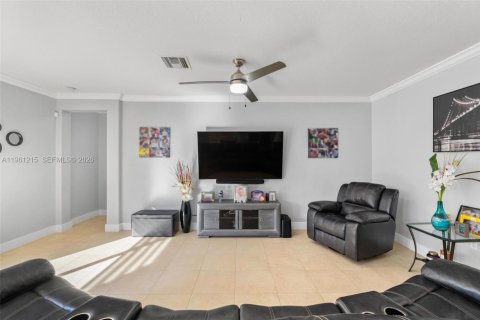 Купить виллу или дом в Хомстед, Флорида 6 спален, 276.85м2, № 2023247 - фото 13