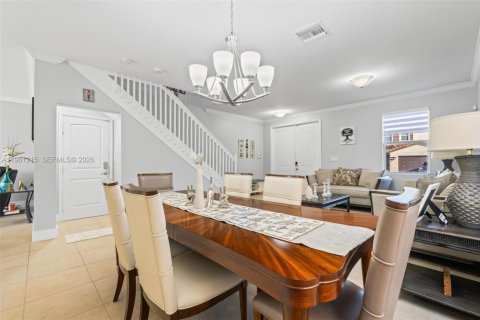 Купить виллу или дом в Хомстед, Флорида 6 спален, 276.85м2, № 2023247 - фото 10