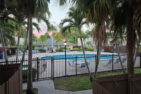 Кондоминиум с 2 спальнями в Майами, Флорида № 2003848