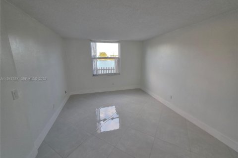 Снять в аренду кондоминиум в Майами, Флорида 2 спальни, 78.5м2, № 2003848 - фото 11