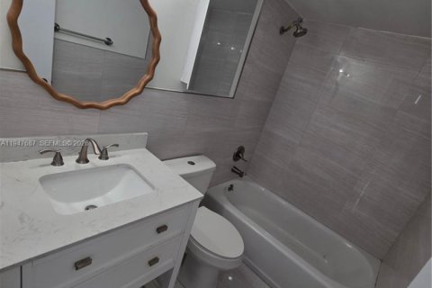 Снять в аренду кондоминиум в Майами, Флорида 2 спальни, 78.5м2, № 2003848 - фото 20