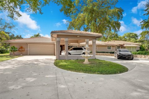 Casa en venta en Coral Springs, Florida, 4 dormitorios, 423.63 m2 № 1823401 - foto 25