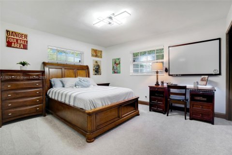 Casa en venta en Coral Springs, Florida, 4 dormitorios, 423.63 m2 № 1823401 - foto 17