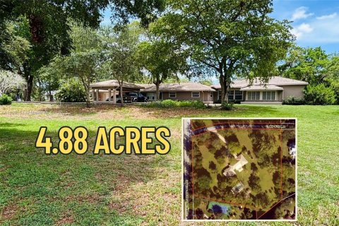 Casa en venta en Coral Springs, Florida, 4 dormitorios, 423.63 m2 № 1823401 - foto 1