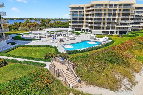 Copropriété à vendre à Palm Beach, Floride: 2 chambres, 161.65 m2 № 2087693 - photo 17