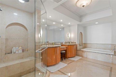 Condo in Sunny Isles Beach, Florida, 3 bedrooms  № 1779249 - photo 20