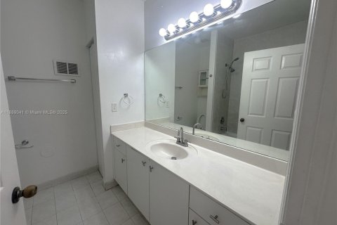 Condo in Homestead, Florida, 3 bedrooms  № 1941109 - photo 12
