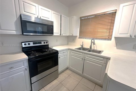 Condo in Homestead, Florida, 3 bedrooms  № 1941109 - photo 6