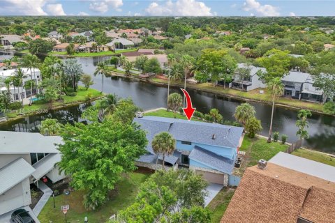 Villa ou maison à vendre à Plantation, Floride: 4 chambres, 360.65 m2 № 1821713 - photo 3