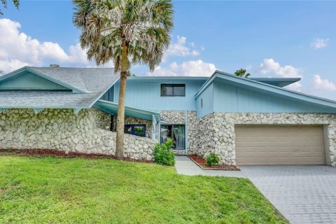 Villa ou maison à vendre à Plantation, Floride: 4 chambres, 360.65 m2 № 1821713 - photo 1