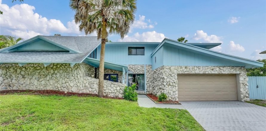 Villa ou maison à Plantation, Floride 4 chambres, 360.65 m2 № 1821713