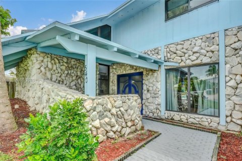 Villa ou maison à vendre à Plantation, Floride: 4 chambres, 360.65 m2 № 1821713 - photo 19