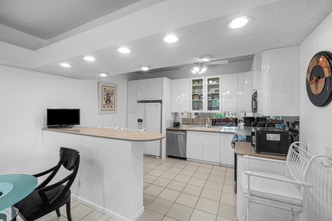 Copropriété à louer à Boca Raton, Floride: 2 chambres, 142.05 m2 № 2439405 - photo 15