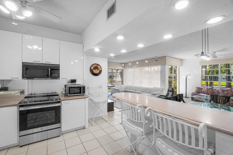 Copropriété à louer à Boca Raton, Floride: 2 chambres, 142.05 m2 № 2439405 - photo 19