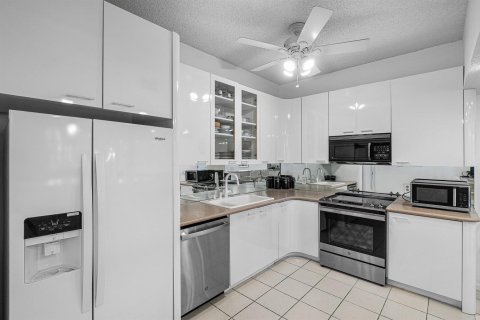 Copropriété à louer à Boca Raton, Floride: 2 chambres, 142.05 m2 № 2439405 - photo 18