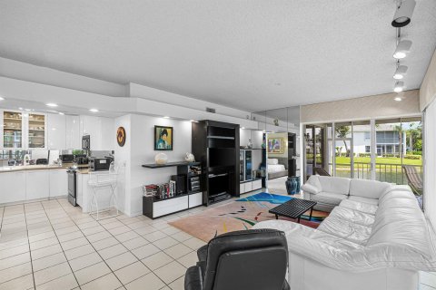 Copropriété à louer à Boca Raton, Floride: 2 chambres, 142.05 m2 № 2439405 - photo 9