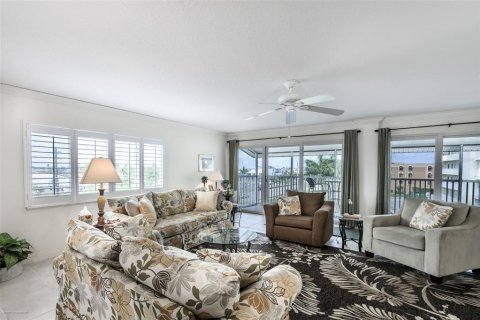 Condo in Punta Gorda, Florida, 3 bedrooms  № 2213777 - photo 10