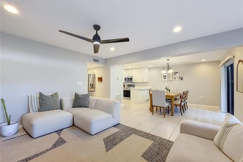 Condo in Winter Park, Florida, 3 bedrooms № 2434817 - photo 18