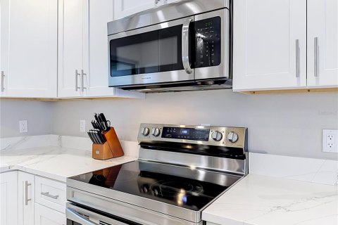 Condo in Winter Park, Florida, 3 bedrooms № 2434817 - photo 9
