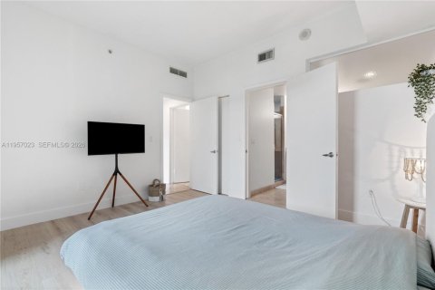 Condominio en venta en Miami, Florida, 2 dormitorios, 88.07 m2 № 2011321 - foto 3