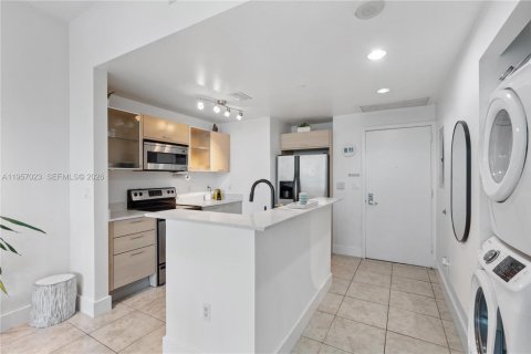 Condominio en venta en Miami, Florida, 2 dormitorios, 88.07 m2 № 2011321 - foto 10