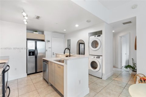 Condominio en venta en Miami, Florida, 2 dormitorios, 88.07 m2 № 2011321 - foto 9